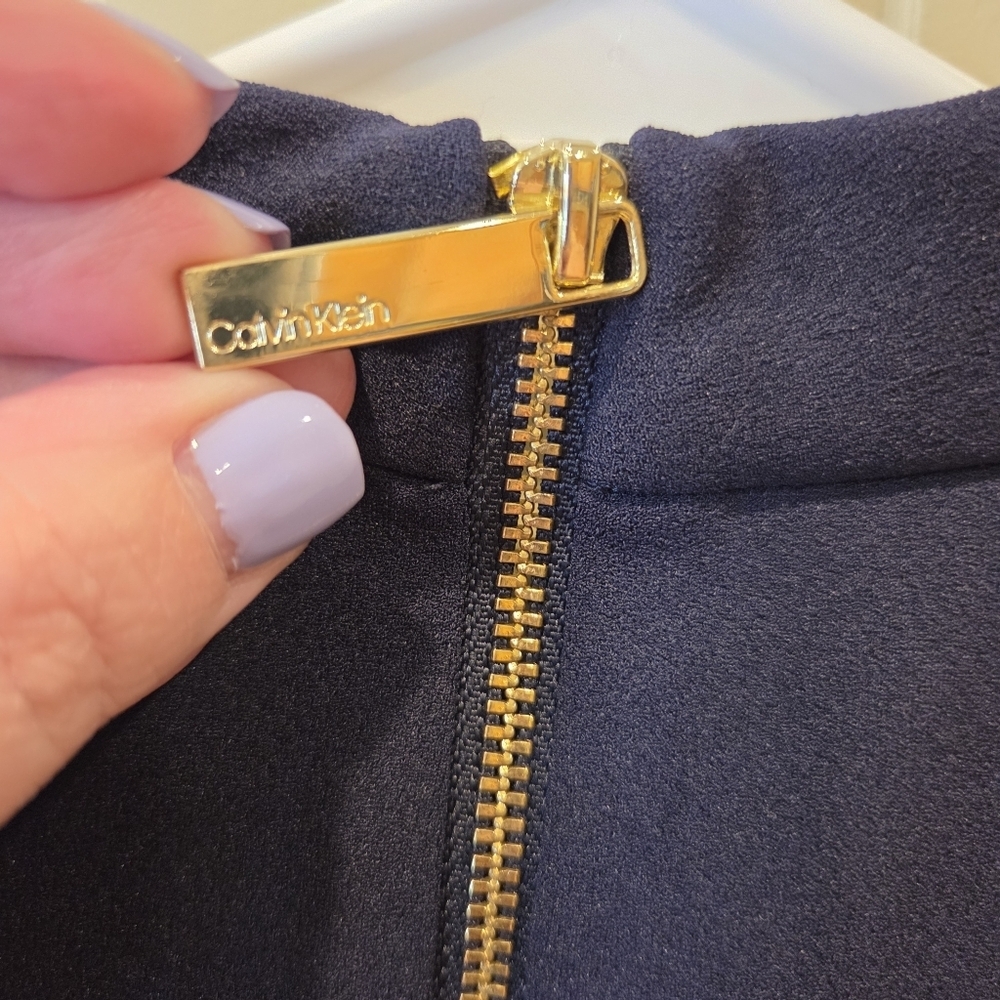 ‼️3/$30‼️Calvin Klein Tie-Neck Scuba Crepe Dress Womens 2 Navy High Neck Zip - Picture 10 of 16